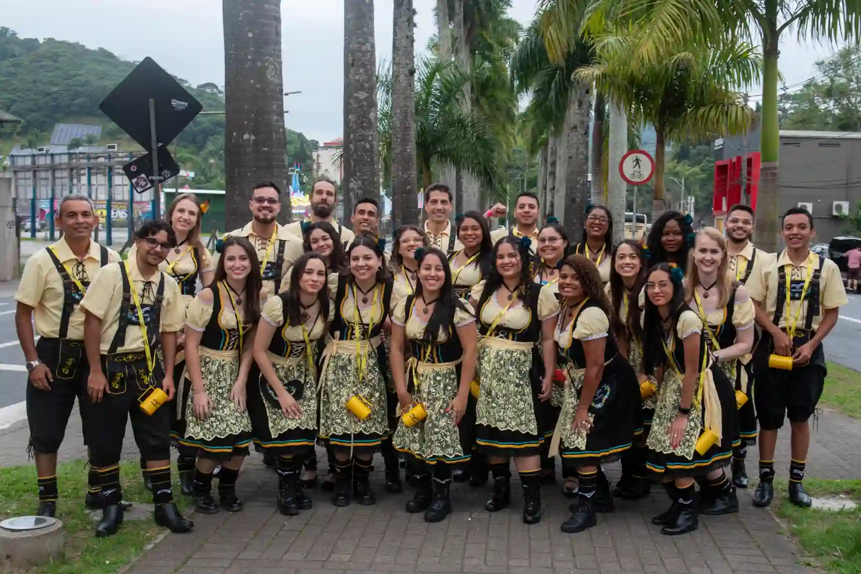 Oktoberfest Blumenau 2025: história da festa, impactos na cidade, edição atual e a presença do #OrgulhoAmarelo