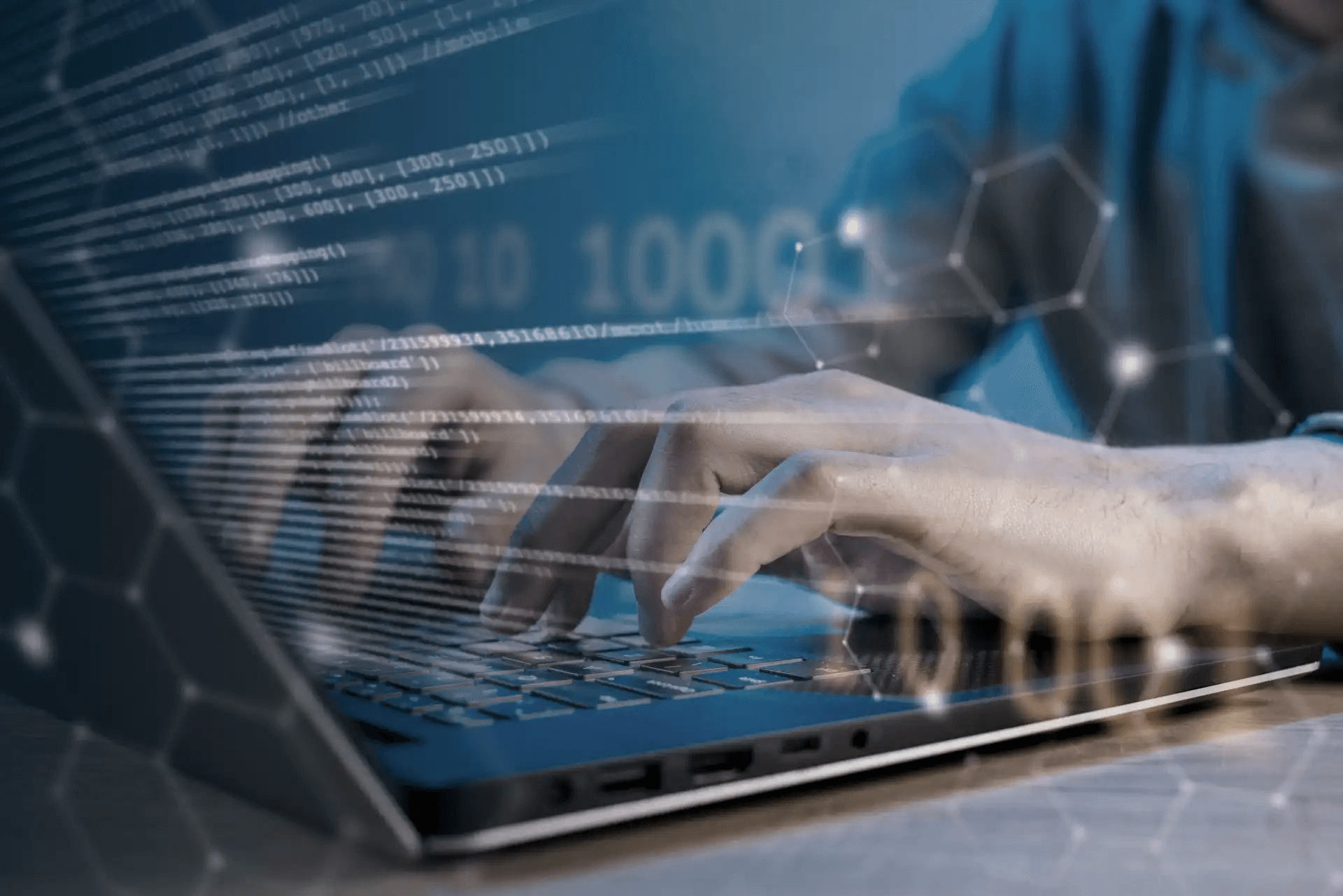 Pessoa digitando em um teclado de laptop com elementos digitais e gráficos de tecnologia, representando inovação e segurança cibernética.