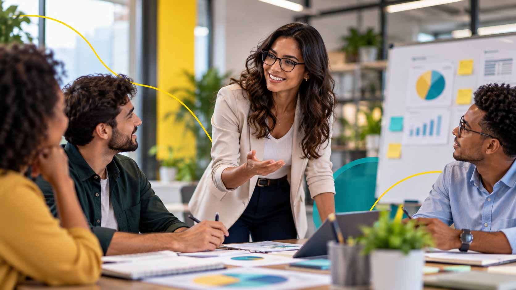 Reunião em escritório moderno: gestores em administração discutem dados e gráficos em uma mesa com equipe, enquanto uma profissional apresenta ideias para o grupo.